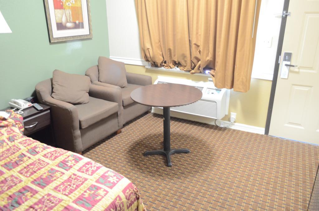 Budget Host Inn & Suites Houston Quarto foto